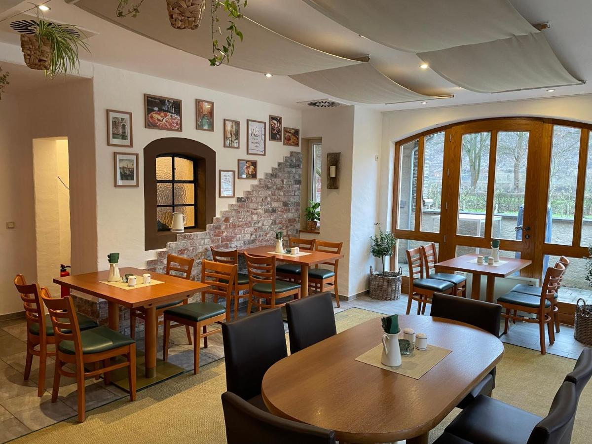 Ferienhaus Ausonius Ноймаґен-Дрон Екстер'єр фото